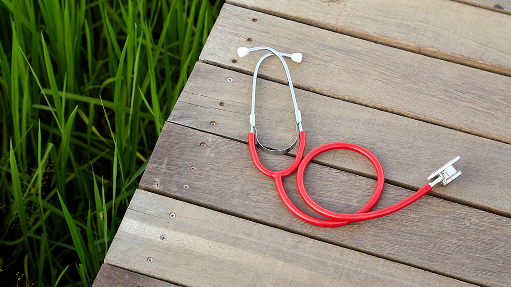 Rural #healthcare is in crisis. A new Journal of Marketing study explores a per-mile payment subsidy for physicians' travel as a cost-effective strategy for improving care in rural areas.

Learn more: bit.ly/3RONJON

<a href="/j_jason_bell/">Jason Bell</a> <a href="/American_Heart/">American Heart Association</a> <a href="/American_Stroke/">American_Stroke</a>