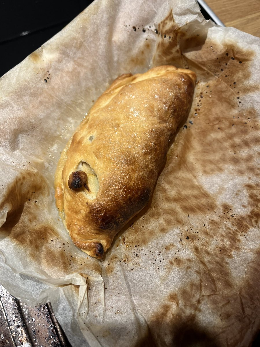 mooramana's tweet photo. It’s that sort of weather that inspires you to cook! Homemade meat &amp; potato pie to be followed later by apple turnover &amp; custard! Rubbish at cooking for one but enough for next 2 days too https://t.co/n61QjKx0jX