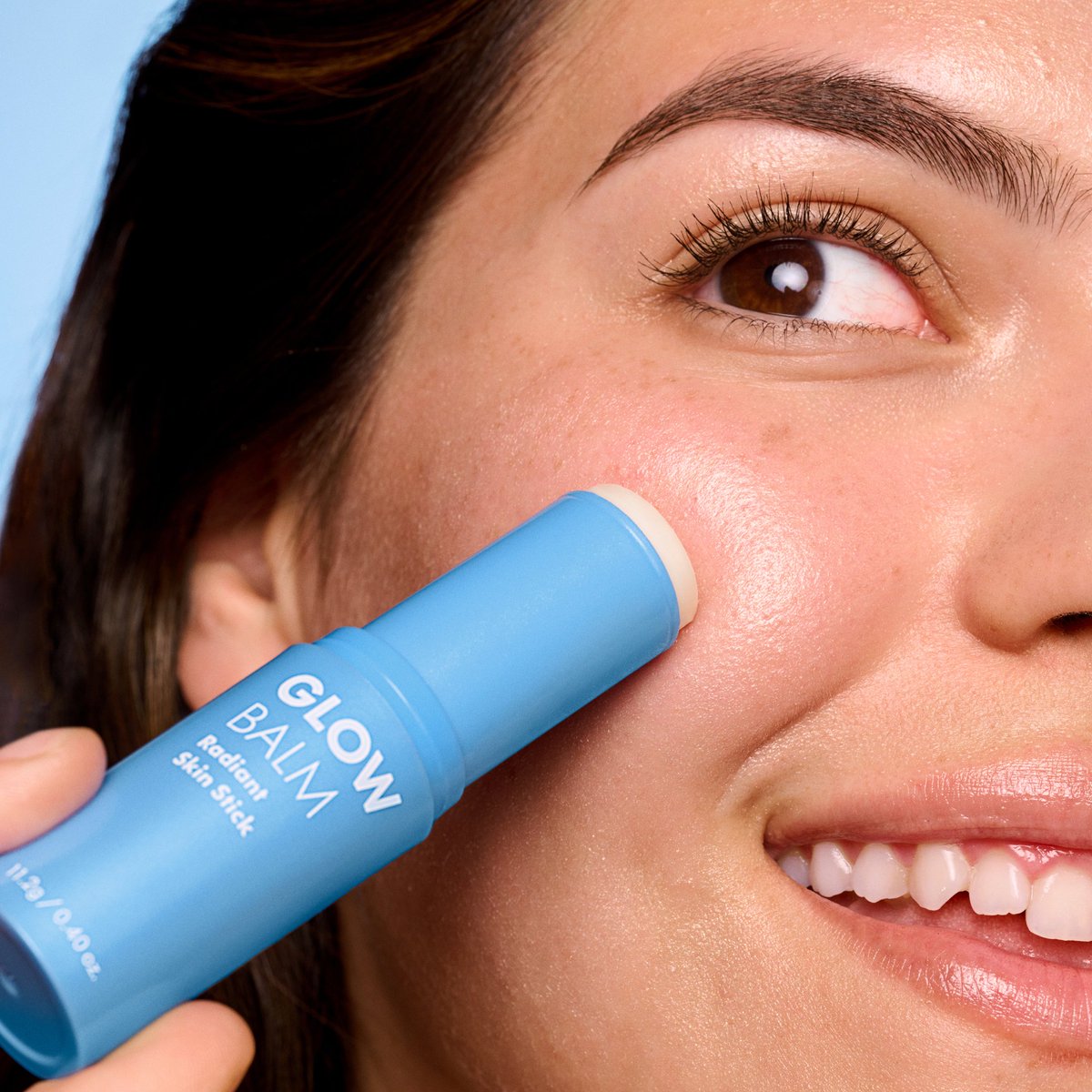 herocosmetics's tweet photo. Think: Radiant, healthy-looking skin. Meet Glow Balm ✨ Our 🆕 radiant skin stick that nourishes skin &amp; visibly smooths the appearance of dry spots for an instant glow boost 🤩 https://t.co/eJ3MTE33nD