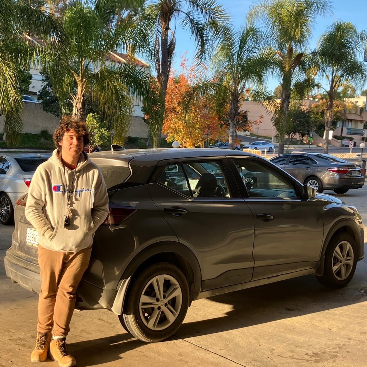 This youth graduated from our program a couple months ago and came back to visit us with great news! He is now safely housed with family members, has an awesome new job in the construction industry, and purchased a new vehicle! We are so proud of you!! Congrats! 💫☺️