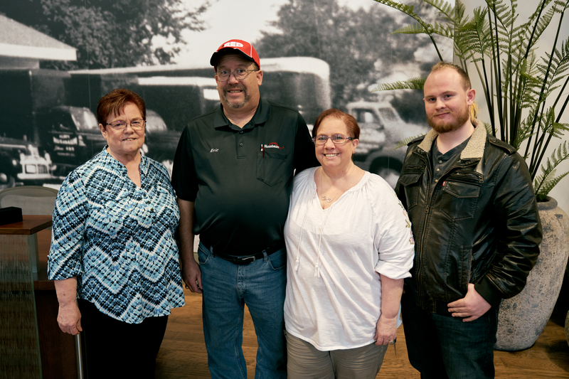 NussbaumTrans's tweet photo. Let's hear it for Eric Oeth! 👏👏 🎉 He's completed his training and is officially #CertifiedRED!
"Eric is a great driver who is always looking for ways to improve. He has been a joy to work with." - Nic, Senior Driver Manager https://t.co/wreutEJkP0