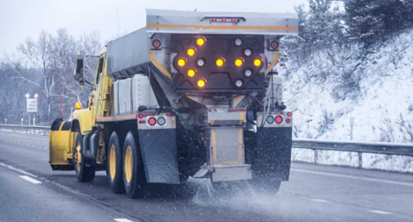 Have you ever wondered how the road salt keeping our snowy roads safe may impact our environment? It's a slippery dilemma. Learn about this and more only on #WardsWorld

#RoadSalt #Snow #EarthScience #Geology #SciEd
ow.ly/oNNb50QpaRs