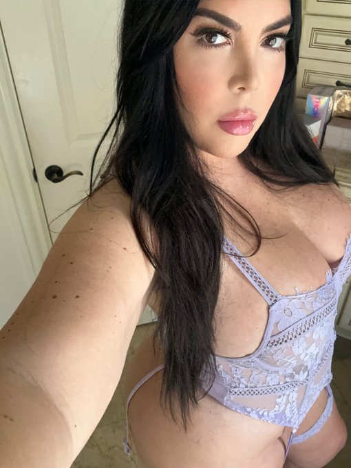 Hi 😘 https://t.co/6OAok9uuKi