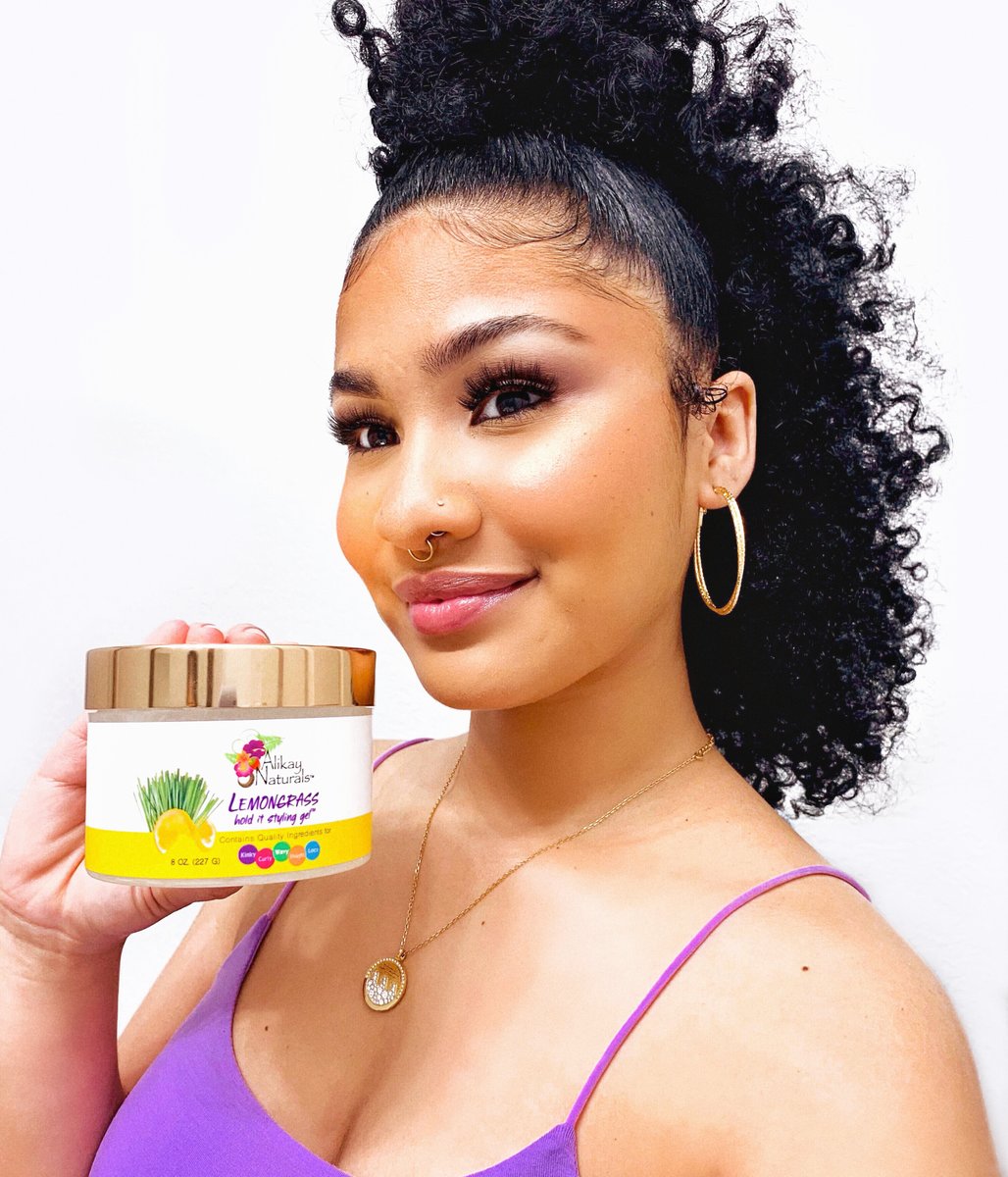 Did you know that our #LemongrassHoldItStylingGel is perfect for all hair types?! 🍋😍💛

Look at the beautiful results this Dollface achieved with it! 

🛒Shop the full Lemongrass collection at select <a href="/Walmart/">Walmart</a> nationwide!