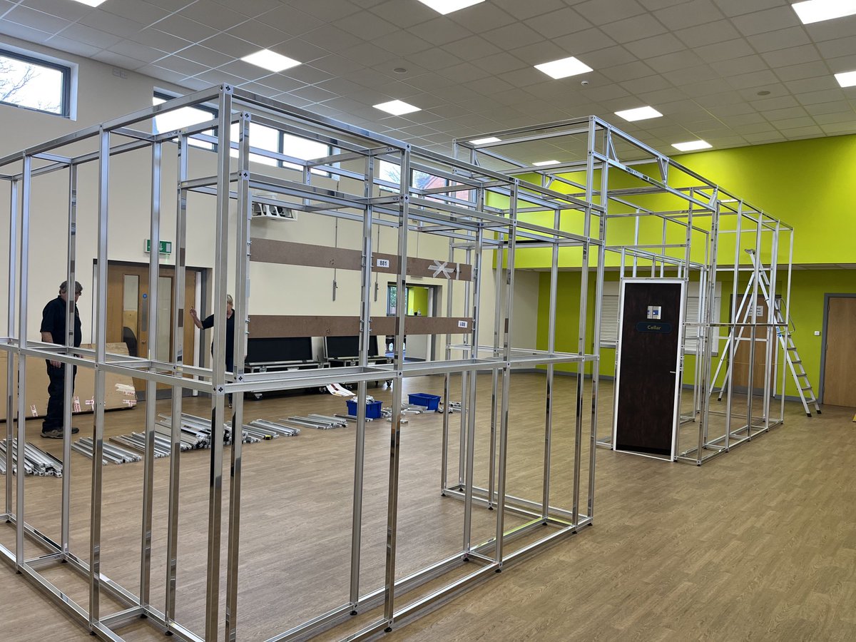 A busy start to the New Year. A pre-build on two different stands ready for shows, one at the end of Jan, the other at the beginning of February. #design #print #events 01244399900 mail@elygra.co.uk