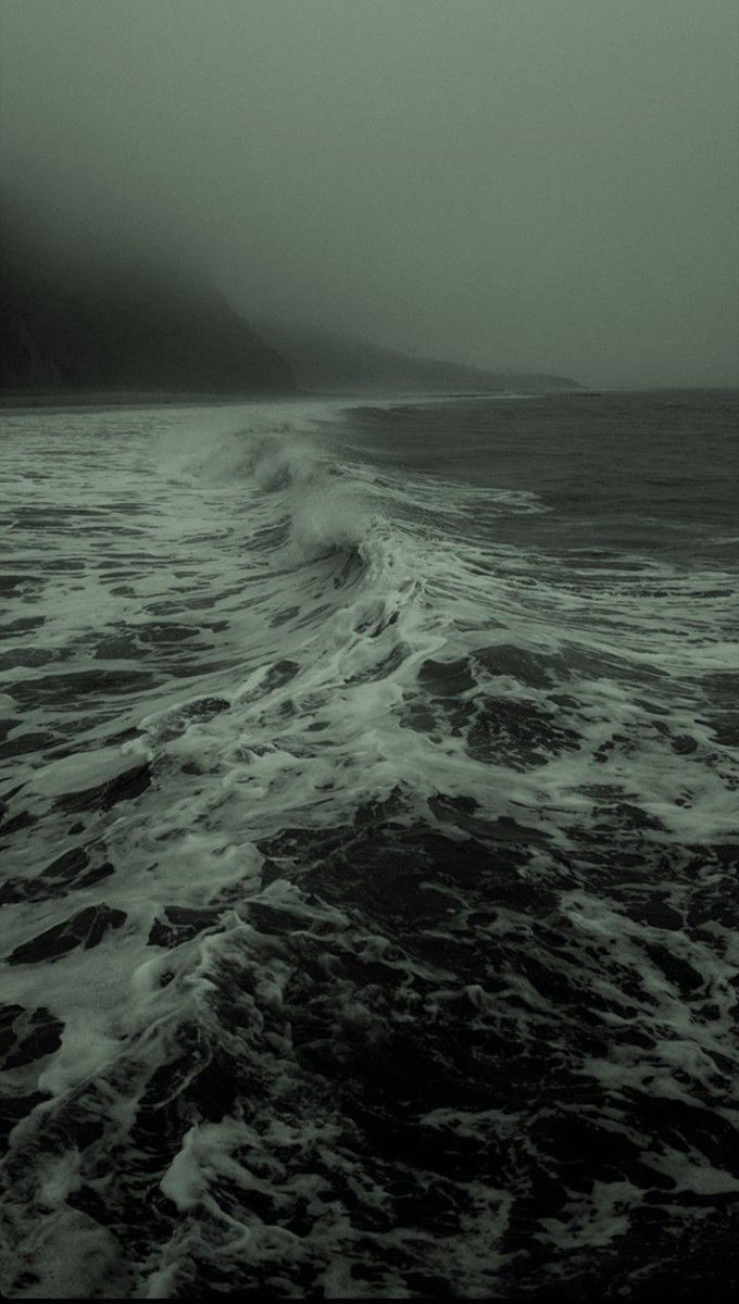elemmiressoul's tweet photo. gloomy waves. https://t.co/hbyGlZyH7D