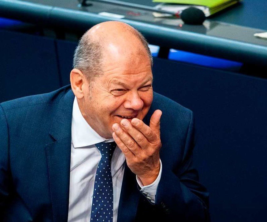 ben_brechtken's tweet photo. 777 Millionen € für den Erweiterungsbau des Kanzleramts. 315 Millionen € für Radwege in Peru. 100 Millionen € für eine sozial gerechte Energiewende in Senegal. 184 Millionen € für die Korruptionsbekämpfung in Serbien. 

Das muss halt auch wer finanzieren, ihr blöden Bauern. https://t.co/Wv2HhDZ1Hc