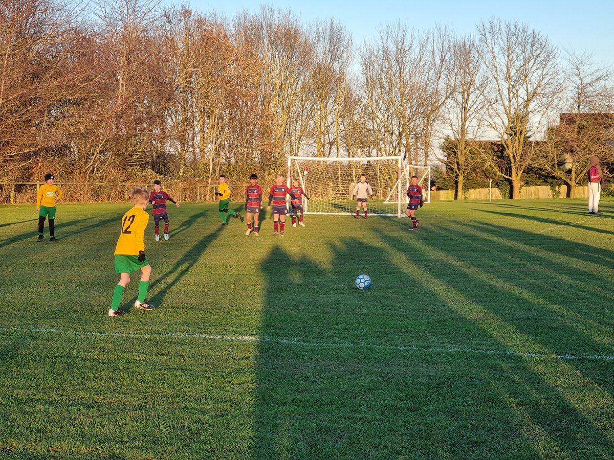 WillowsCE's tweet image. Well done to our Year 4 footballers who braved the cold to take on multiple oppositions at this evenings football festival. Many thanks to @CroftPrepSchool for hosting