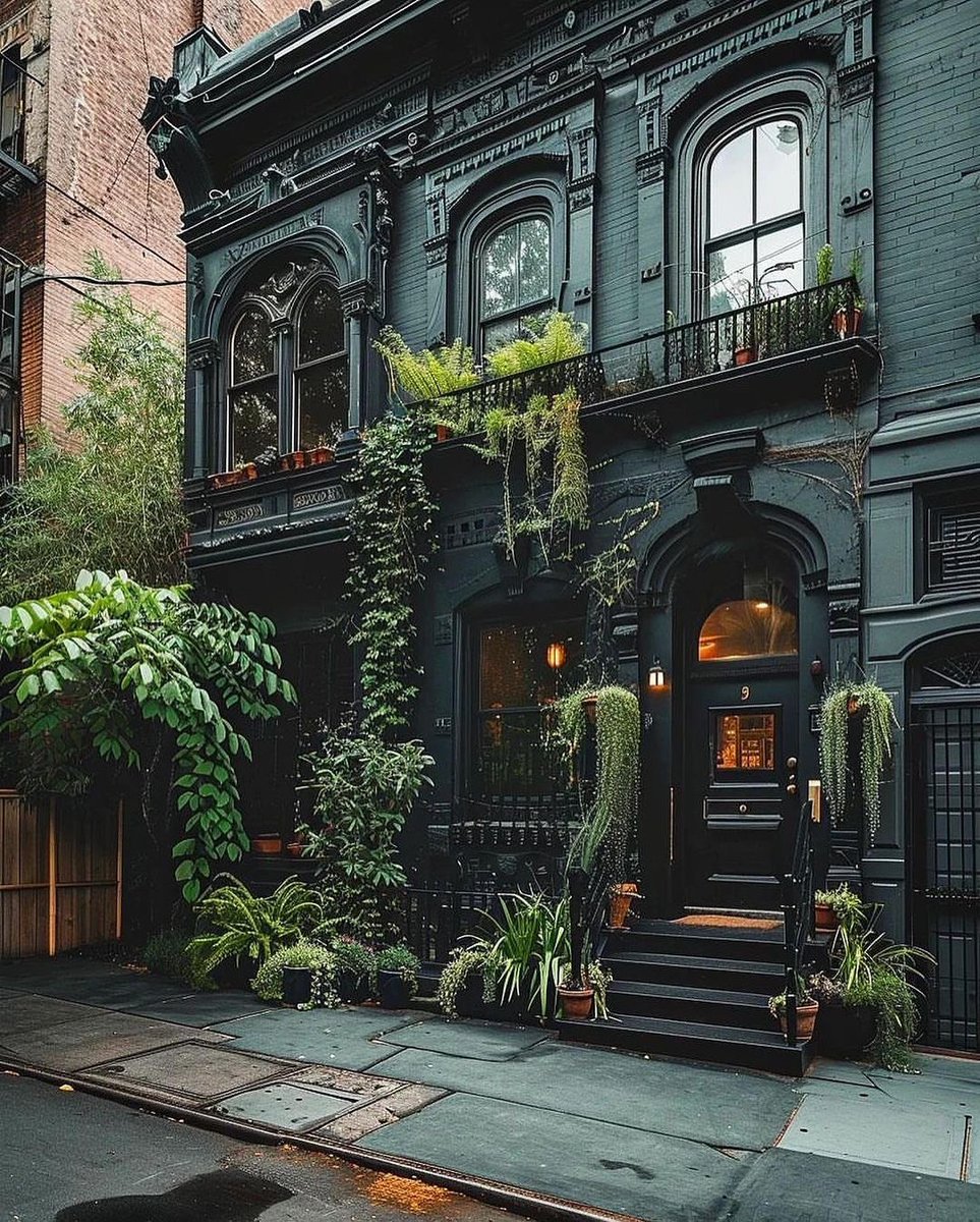jerrymonteverde's tweet photo. Miren amigos! Una casa industrial con tono verde oscuro. Wow! 🤩 

- Hilo 🧵 - https://t.co/3pPrg3sLcX