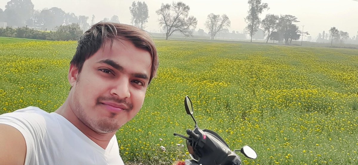MishraUp44's tweet photo. फूल पे सरसों के थोड़े दिन अभी रुकना, बसंत...
शहर दे फुरसत तो दिल तुझसे लगाने आएंगे...!!❣️ https://t.co/GDKL4mkZUc