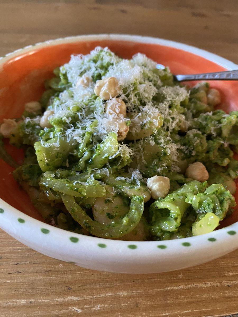 Great way to use up Stilton from Christmas - hazelnut, spinach &amp; Stilton pesto with pasta, butter beans, onion and a sprinkle of Parmesan for good measure 💚