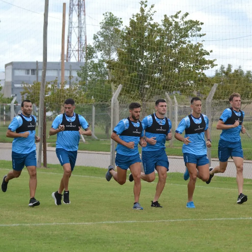 ClubARacing's tweet photo. ¡Pretemporada en marcha! 😤👊
#VamosRacing 🩵 https://t.co/ireFtp13B5