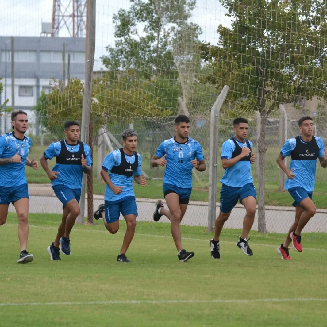 ClubARacing's tweet photo. ¡Pretemporada en marcha! 😤👊
#VamosRacing 🩵 https://t.co/ireFtp13B5