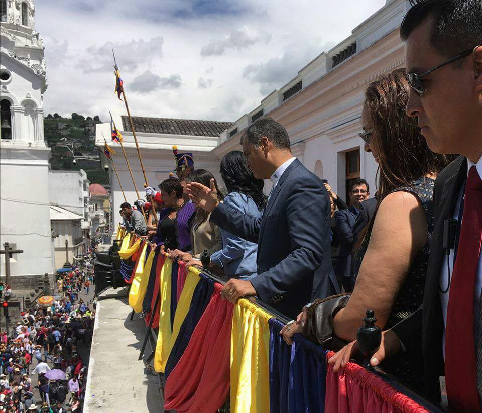 Azul2Rc's tweet photo. Con Correa TODOS vivíamos mejor 😉 https://t.co/6Gd6uevGTN