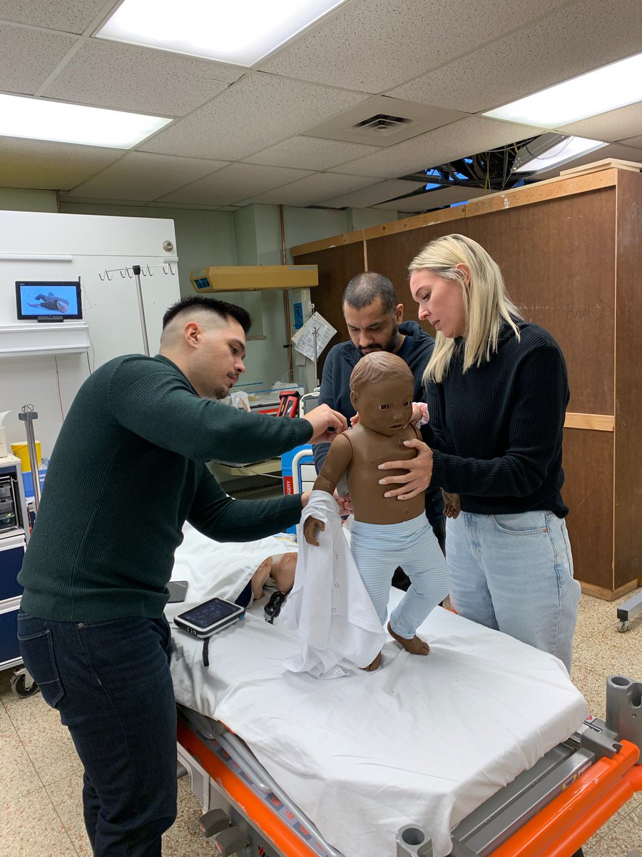 Ashley Lauren tweet media