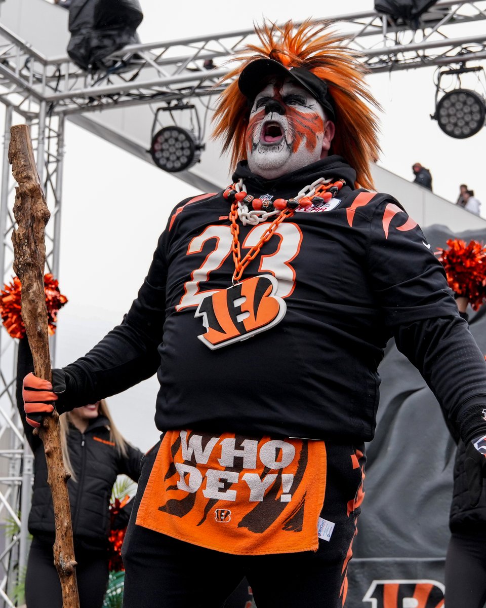 Vote Tony Da Tiger for NFL Fan of the Year! 🗳️: go.bengals.com/4aK7O1l