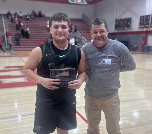 cumbcosports's tweet photo. 4th Region All A All Academic Team
Congrats @Derrick33314845 &amp; @SmithJayleana https://t.co/S1VbaIxP3B