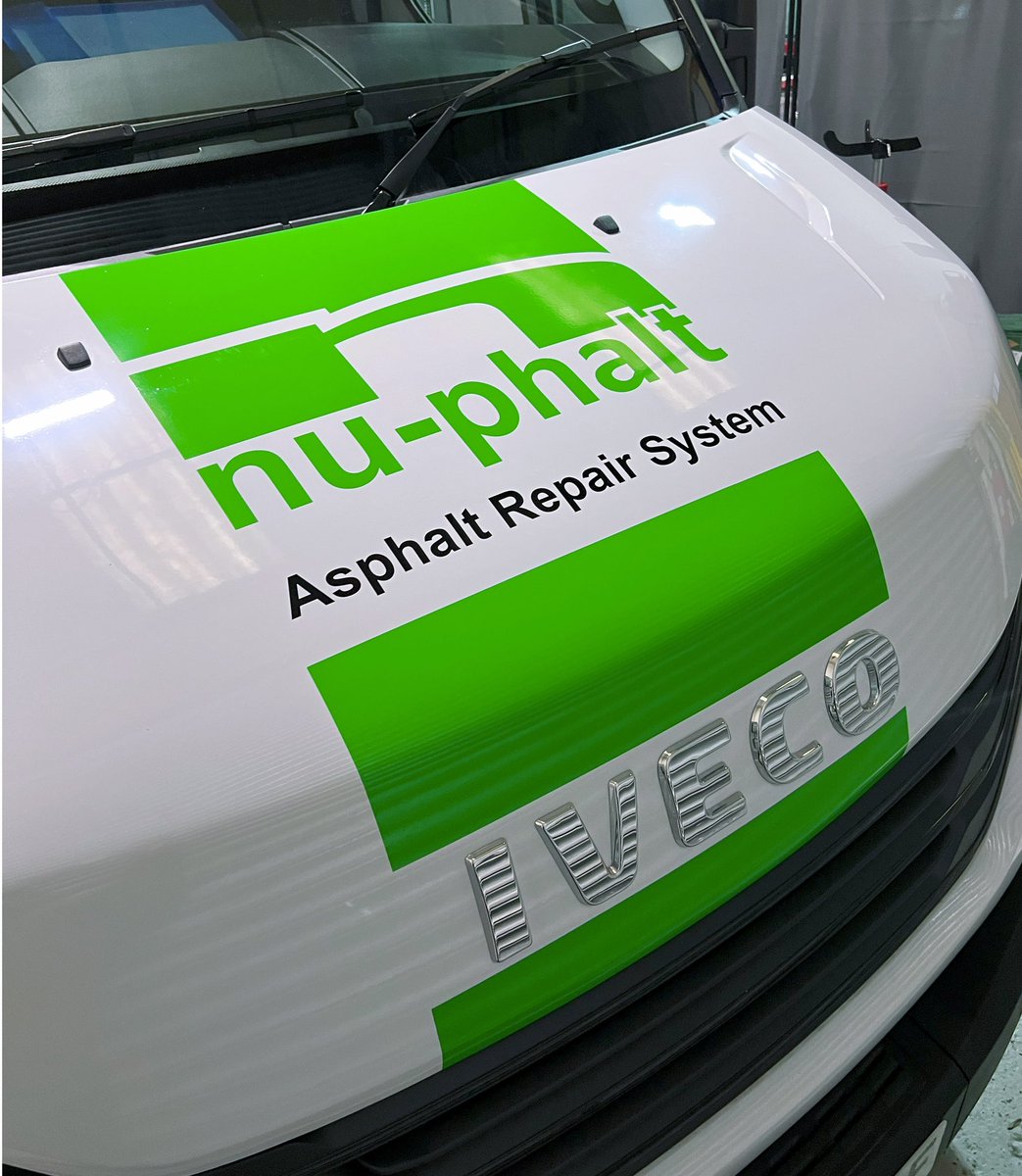 LNGraphicDesign's tweet photo. Another 7.5 tonne Iveco Daily Van complete with Nu-phalt™ branding ready to hit the road! Installed with their signature branding, traditional cadcut graphics, finished with chapter 8 graphics

https://t.co/3dnk8L4uhI

#brandedgraphics #fleetgraphics #ivecodaily #vehiclegraphics https://t.co/ndx1xbPSo7