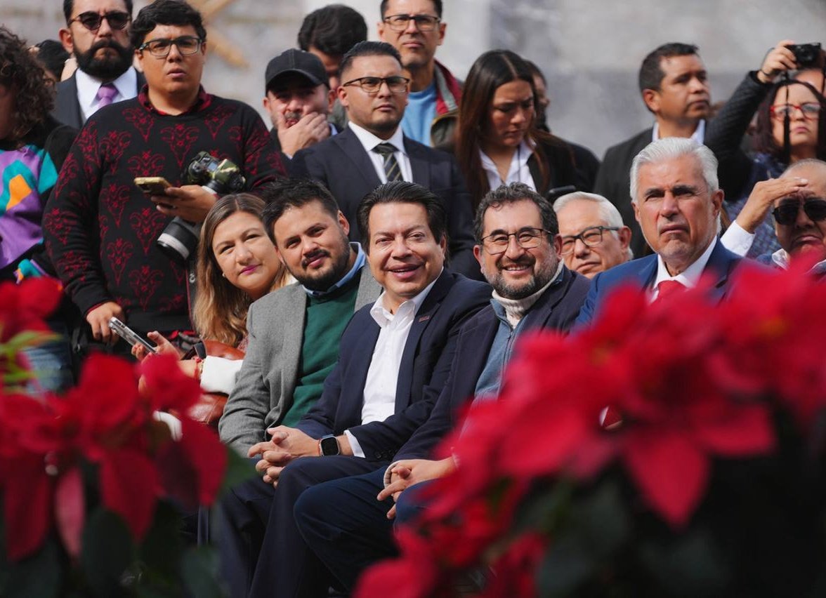 mario_delgado's tweet photo. Hoy venimos a respaldar la gran labor de @ErnestinaGodoy_ en su 4to Informe como titular de la @FiscaliaCDMX. No cabe duda de que deja una institución muy fortalecida, que dio grandes resultados en favor de la justicia y las víctimas, y con un equipo de trabajo sólido y eficaz. 

La justicia no depende de una sola persona y quienes votaron en favor de la corrupción y para que no se investigue a sus cómplices, están equivocados si creen que vivirán en la impunidad. 

Muchas felicidades por tu gran trabajo, querida Ernestina, y mis mejores deseos para lo que venga. Enhorabuena. #ErnestinaEsHonestidad
