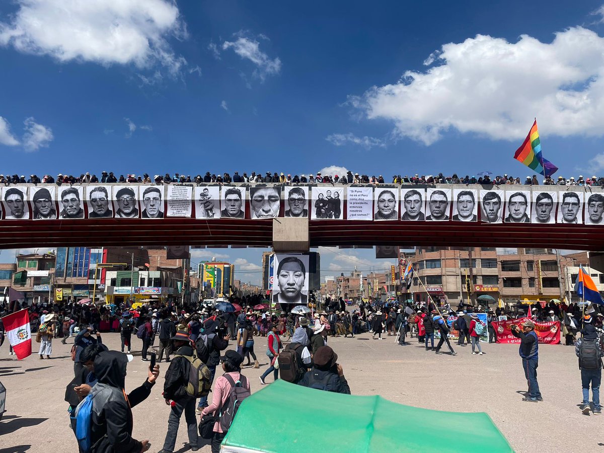 Desde la matanza del 9 de enero en Juliaca ha pasado más de un año, pero para ellos, por ser gente humilde y pobre no hay justicia. Tampoco lo hay para los heridos.

Mi homenaje a los mártires que en Juliaca entregaron su vida en defensa de la democracia y la libertad de todos