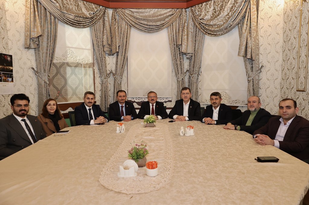averolduyum's tweet photo. Her Daim Biriz!
#TokatYüzyılı ‘nın ilk toplantısını gerçekleştirdik.
#HAZIRIZKARARLIYIZ👍 https://t.co/UXPOUe9Nby