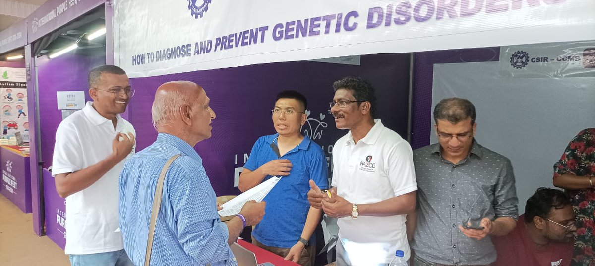 Sicklecell_cg's tweet photo. International purple festival goa मे @CSIR_IND @ccmb_csir के साथ  सहयोग करते हुए @IndiaNasco team लोगों को सिकल सेल के बारे मे जागरूकता के साथ ही स्क्रीनिंग के लिए सबसे सस्ता किट तैयार करने वाली टीम से डॉक्टर और Scientist GIRIRAJ Chandak सर सिकल सेल स्क्रीनिंग की जानकारी दिये । https://t.co/CtKGhZD3wg