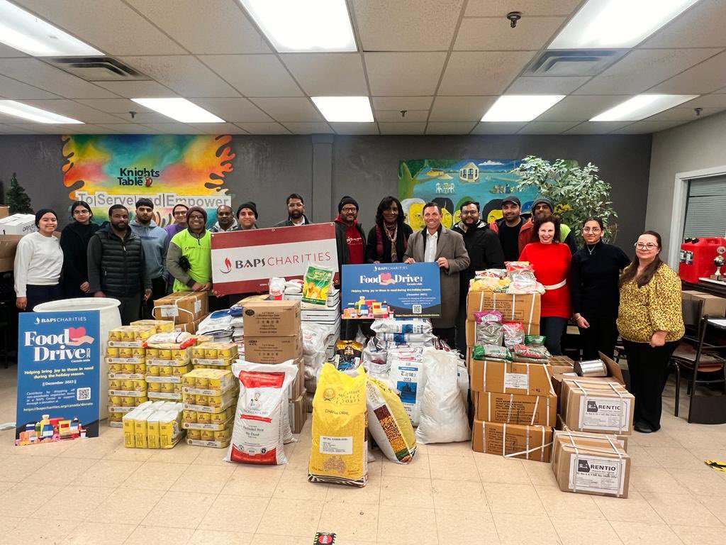 patrickbrownont's tweet photo. Thank you @BAPSCharities for donating 3300 pounds of food to the @Knights_Table in #Brampton. https://t.co/VtuWa2lQuS