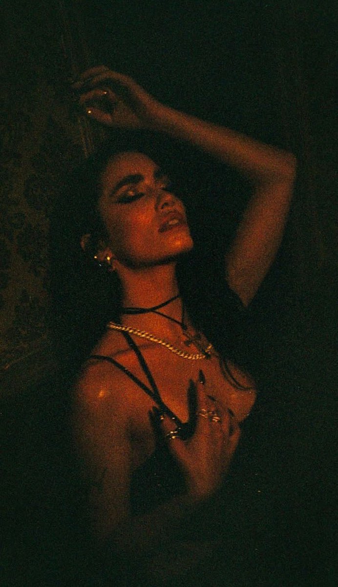 LaliPics01's tweet photo. "Baum Baum" forma parte de "Mi fiesta", video en el que Lali presentó los dos temas inéditos del LALI DELUXE 🪩💜
.
.
https://t.co/9gDizruI6R
@lalioficial #LALI #LaliEsposito #LALIDELUXE #LaliMusica #LaliTour #LaliPop #LaliPics 💋 https://t.co/fAt8StEPVv