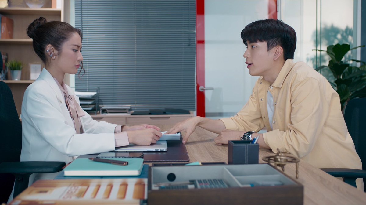 LMaprapo's tweet photo. AffNon Find Yourself
เชนช่วยพี่หยินแล้ว พี่หยินต้องไปเดทกับเชนนะครับ แผนสูงมากค้าบ
#FindYourselfTHep6
#แอฟนนกุล
 #นนแอฟ 
#nonaff
 #affnonkul https://t.co/leerEjzjpy