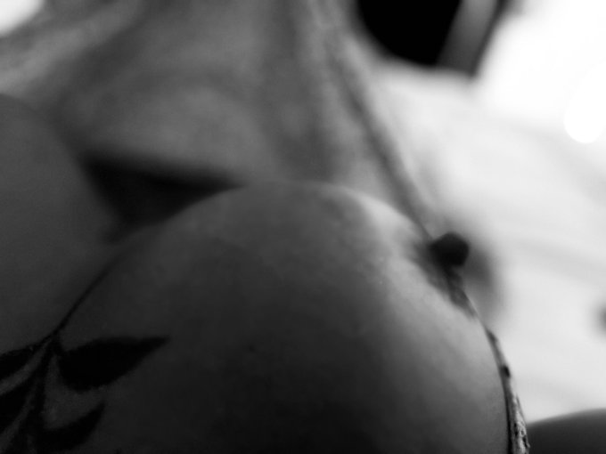 Don&rsquo;t miss out on #tittietuesday.. 😈 Follow &amp; subscribe for more..  Limited spots left re 25% discount<a href="/tag/tittietuesday"class="tags">#tittietuesday</a>