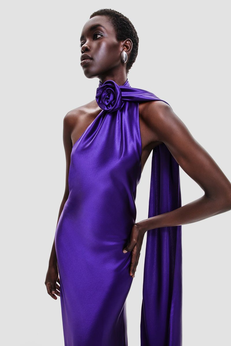 LadymiaMicky's tweet image. Collezione Pre Fall 24 Naeem Khan @NAEEMKHANNYC #NaeemKhan #PreFall24 #moda #outfit #look #fashion #fashionstyle #style #fashionista #trendy #tendenza #glam #glamour #musthave 👗😍❤️