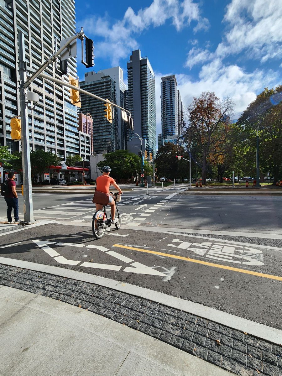 Join our team! Cycling and Pedestrian Projects is seeking two Transportation Engineers (permanent and temporary) to design and build complex multi-modal quick-build and civil reconstruction bikeway and pedestrian projects across Toronto. Apply by Jan 26. jobs.toronto.ca/jobsatcity/job…