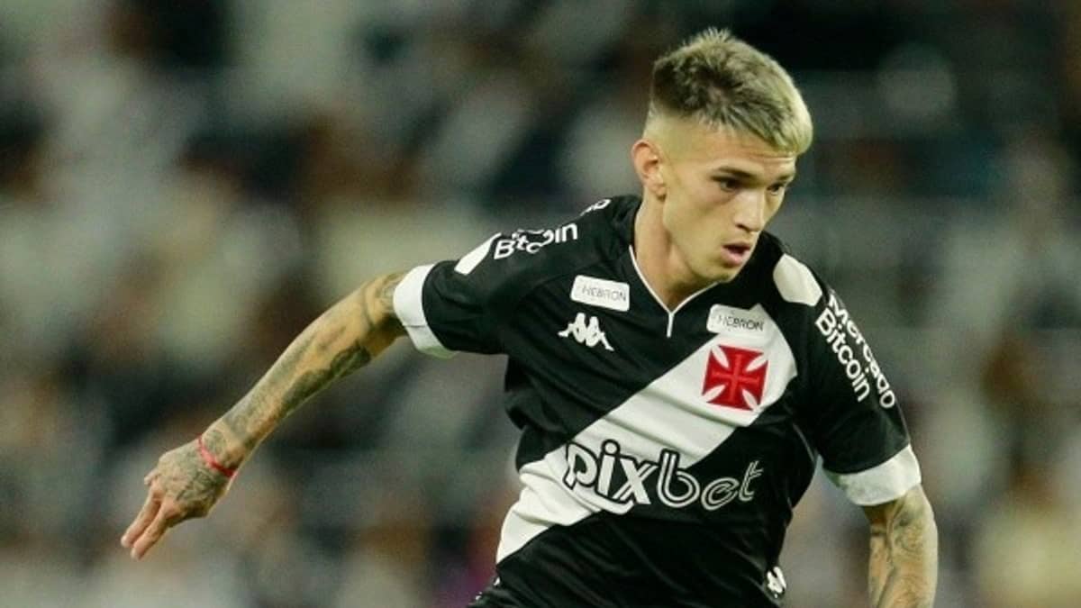 centralcecc's tweet image. Cruzeiro busca convencer Luca Orellano a permanecer no Brasil para negociar com o Vasco, porém o jogador argentino mantém sua decisão. Negociação bem complicada até o momento.

🗞️@samuelvenancio | @venecasagrande 
📸 Daniel Ramalho | Vasco