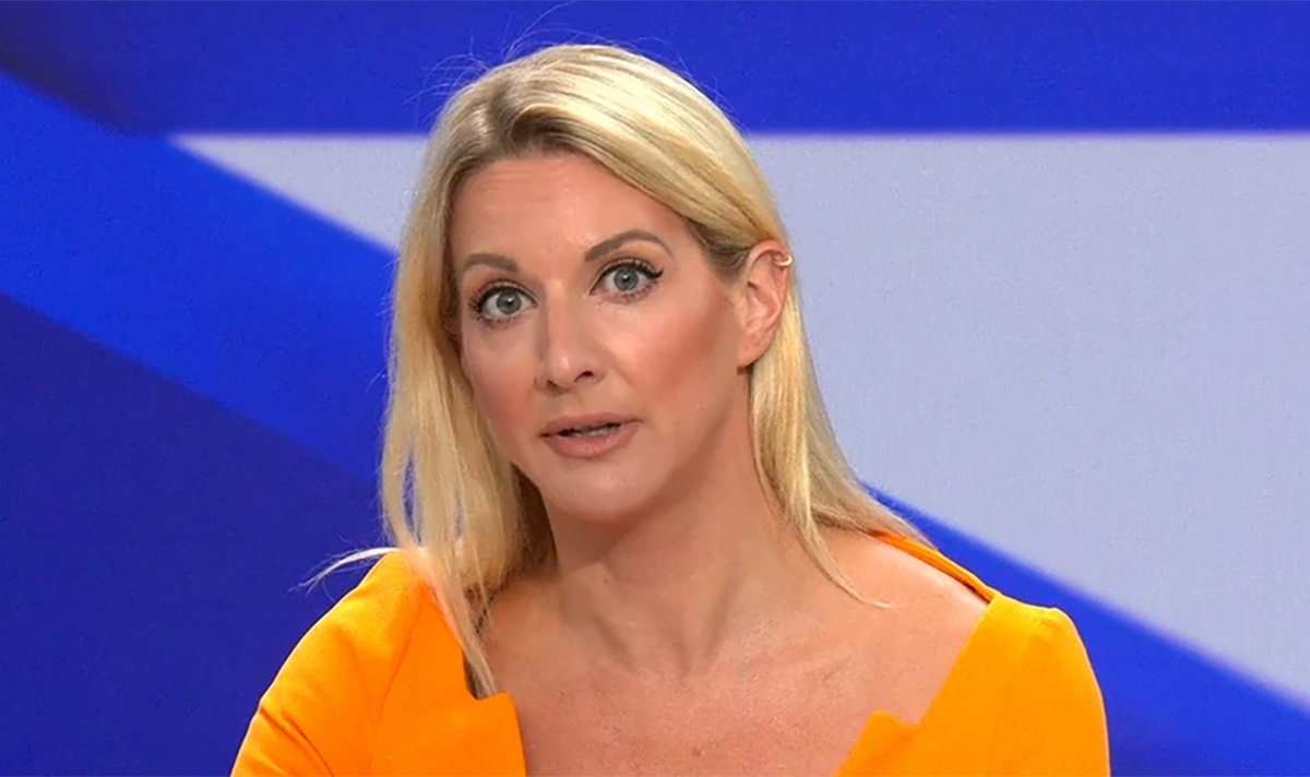 TalkTV presenter Alex Phillips victim of attempted mugging as thug 'karate  chops' arm https://t.co/P4L2JMcRFu