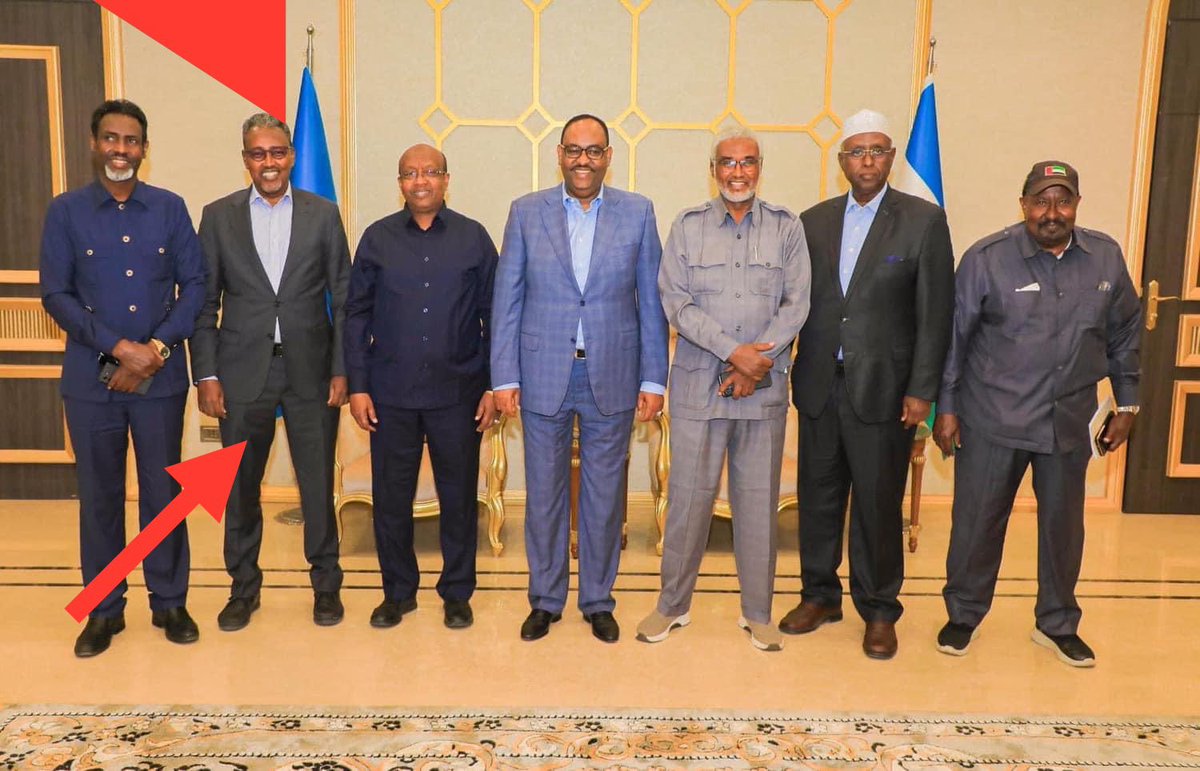 RadioKulmis's tweet photo. @HESaidADeni @Puntlander416 @KarkaarShuayb @DaChosenElite @FarahJuxa @PSFForces @GeesiJibril @Plpoliceforce #Somalia ๐ธ๐ด #Puntlanf Unacceptable they should not include SSC delegation. This sahan Heritage mercenary Jaajuus #Abdikarin #SSCHorgale https://t.co/CLHKCKNWOO
