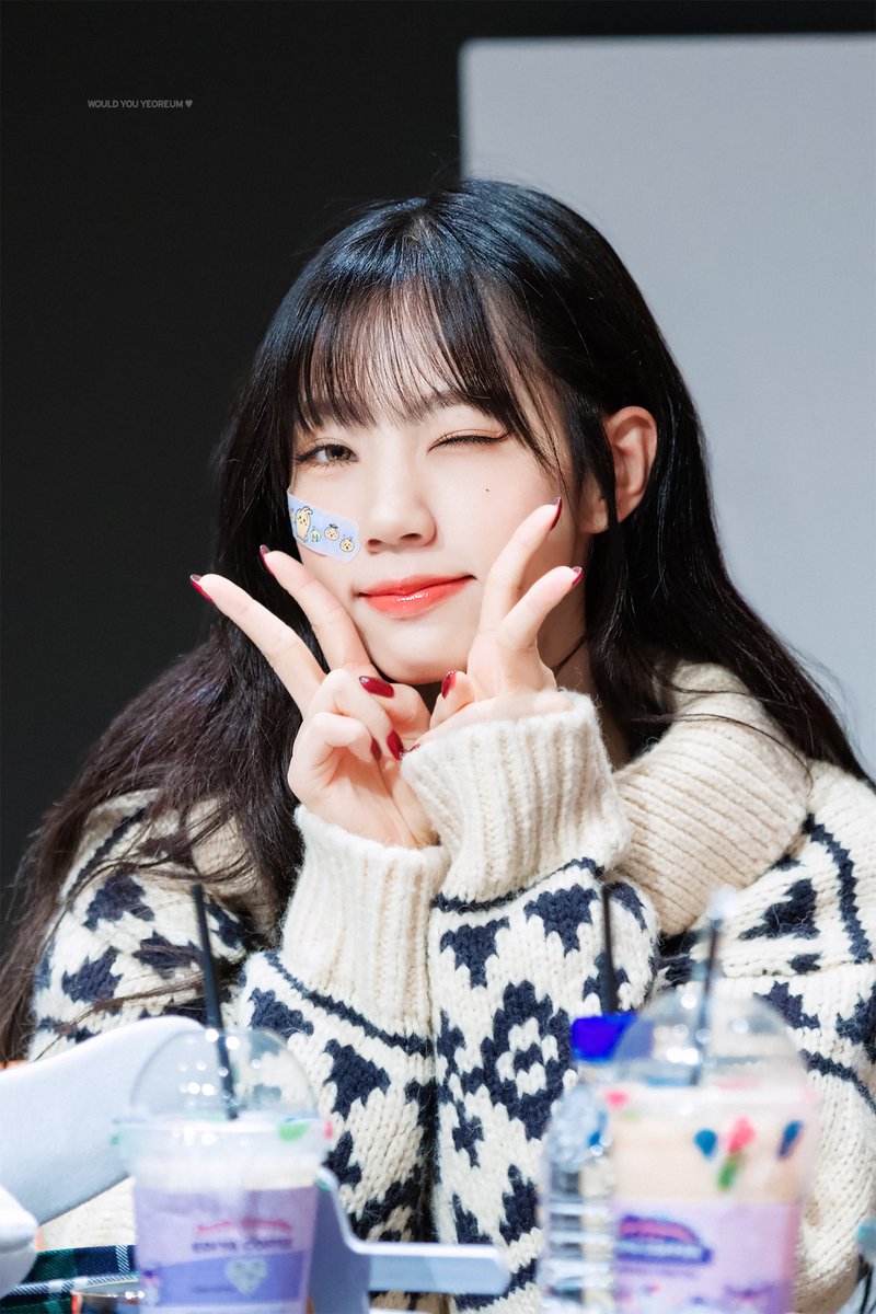 WouldYouYeoreum's tweet photo. 231202

🎉🎂

#여름 #이여름 #YEOREUM
#HappyYEOREUMDay https://t.co/PK1jUrD6Su