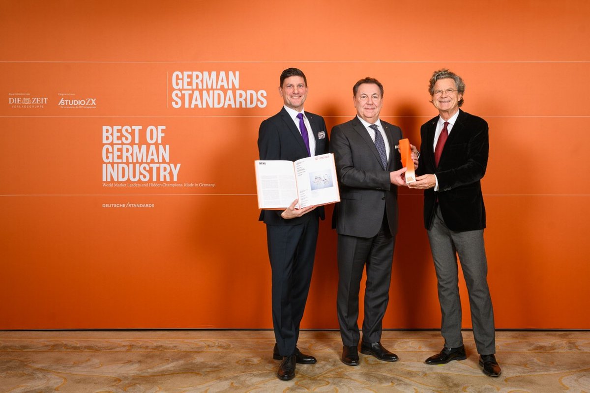 MEWA_NL's tweet photo. #Mewa maakt trots deel uit van de eerste editie van het geïllustreerd boek ‘Best of German Industry’. Het boek omvat een selectie van 50 Duitse industriële bedrijven die symbool staan voor innovatie en volharding. #mewatm https://t.co/Qqnvaf6pal
