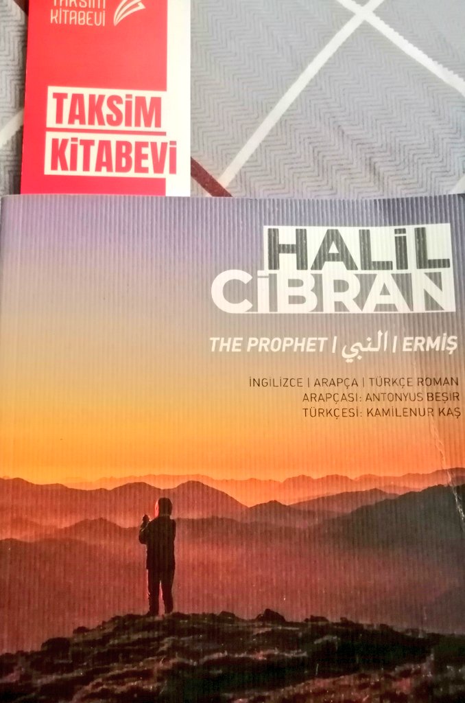 WafaBaeshin's tweet photo. 💖جمال اللغة الشاعرية و الترجمة الأدبية لكتاب #جبران_خليل_جبران #ماذا_تقرأ #كتاب_واقتباس #حكم #النبي #اقتباسات #أقوال #تأملات
#khalilgibran #halil_Cibran #ermis https://t.co/c6i2kGqzFI