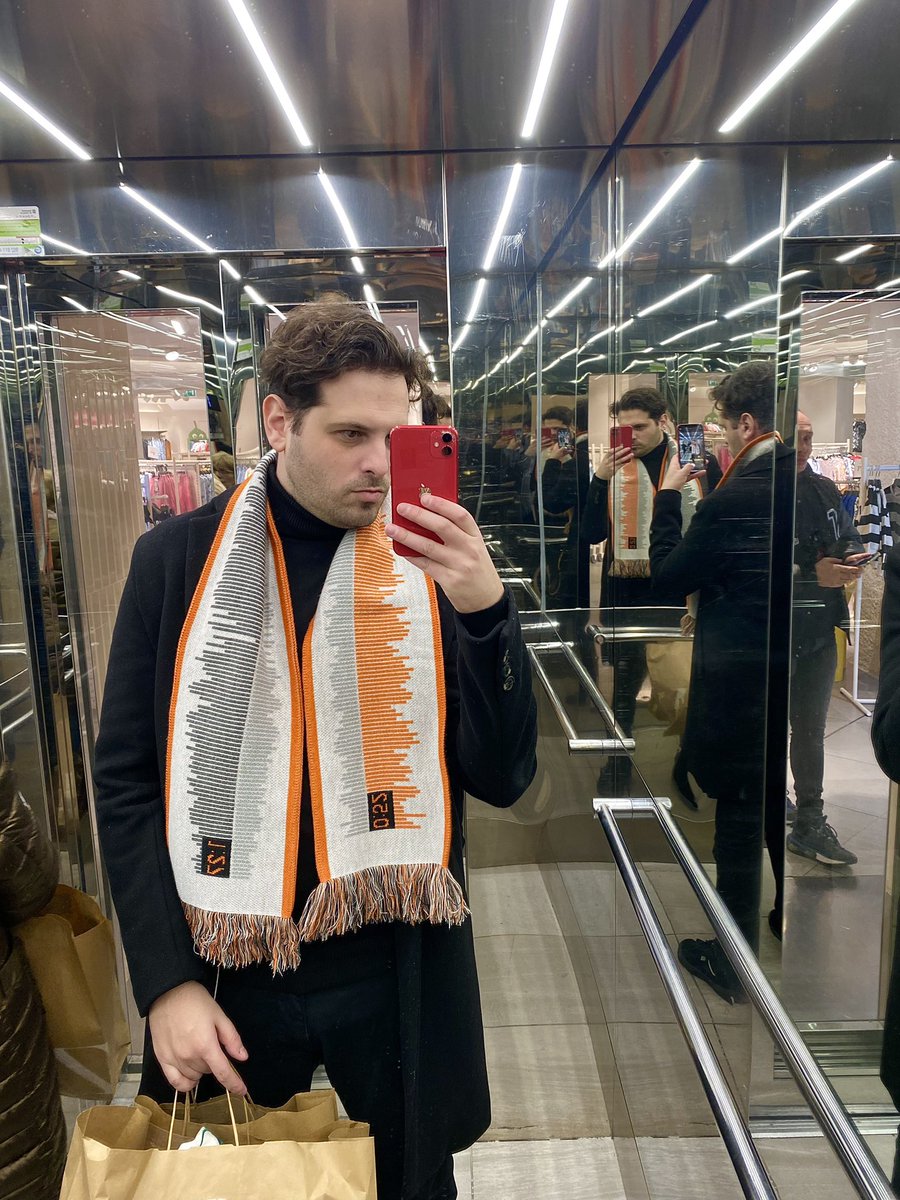 AdrianMarth3's tweet photo. Souncloud scarf id? https://t.co/hr8JECbxgv