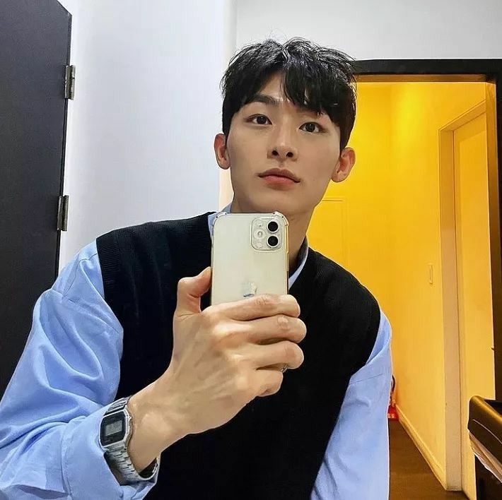 nsu_mark's tweet photo. โฌ @๐๐๐๐๐ข๐ ๐๐๐๐ ๐๐๐๐๐พ๐ฝ ๐๐ #nsugram โงฝ
como uma das resoluรงรตes de ano novo, vou tentar postar meu rosto mais vezes por aqui (e minha mรฃo para aqueles que tem fetiche https://t.co/00h9jnDwIx