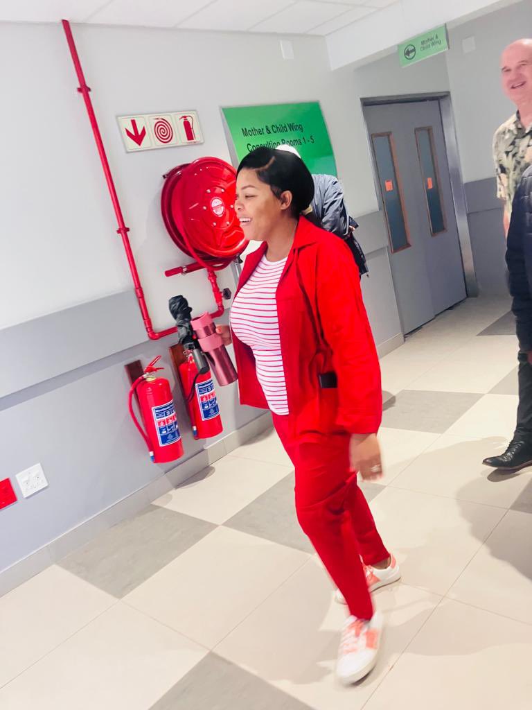EFFSouthAfrica's tweet photo. ♦️Happening Now♦️

The City of Johannesburg MMC for Health and Social Development Cllr Ennie Makhafola is at Florida Clinic, Region C to inspect the completion of the first 24/7 Clinic to be unveiled soon.

#EFFInGovernment https://t.co/jYyPA6VE2u