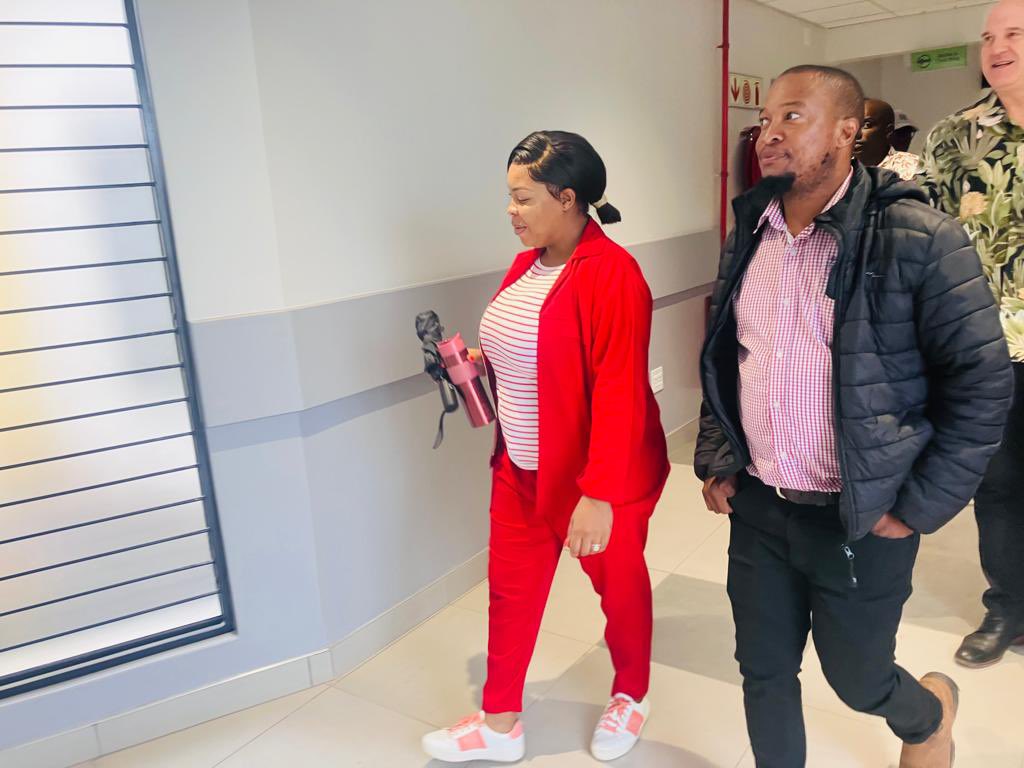 EFFSouthAfrica's tweet photo. ♦️Happening Now♦️

The City of Johannesburg MMC for Health and Social Development Cllr Ennie Makhafola is at Florida Clinic, Region C to inspect the completion of the first 24/7 Clinic to be unveiled soon.

#EFFInGovernment https://t.co/jYyPA6VE2u
