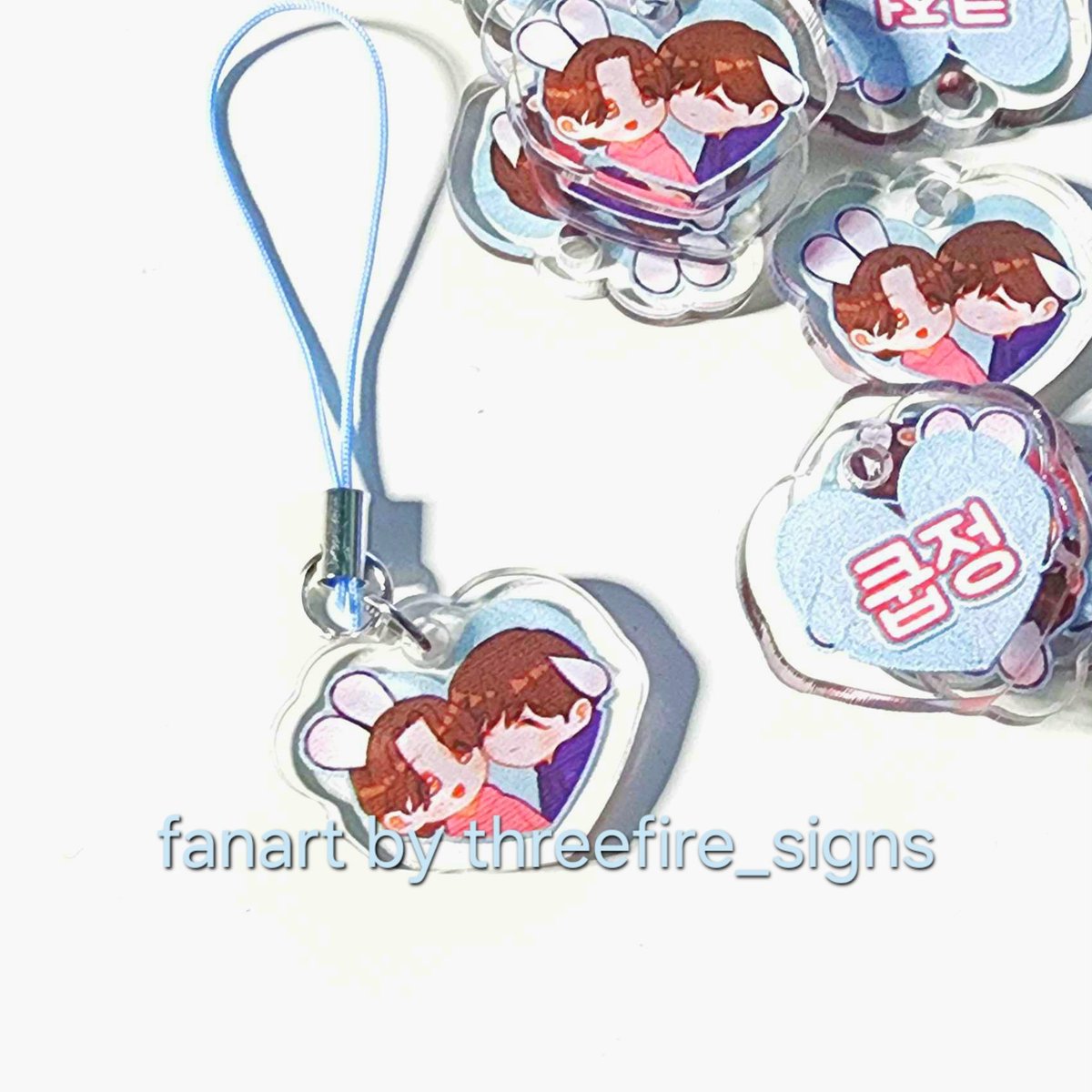 heyhanniehae's tweet photo. 💎Seventeen Follow Tour Bulacan💎

Coupjeong acrylic charm reveal!🍒🍓

You can attach this to the portable fan we're giving out or your phone 😉

And look!! We added kyeomshu charms too!!💛����

See you!🫶

Fanart by @threefire_signs ✨️

#SVT_TOUR_FOLLOW 
#FOLLOW_TO_BULACAN https://t.co/PQdfFDmIXA