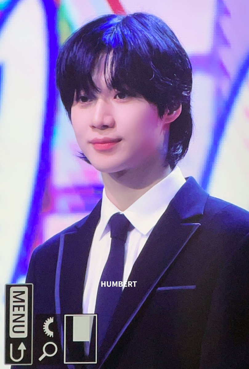 maenglove_'s tweet photo. 진짜 너무 아름다움 그 자체임
아니 무슨 30대가 저래 잘생김?
진짜 억 소리 날정도임 
너무 잘생겨서 숨이 안쉬어짐;; https://t.co/vAlVOA8mNU