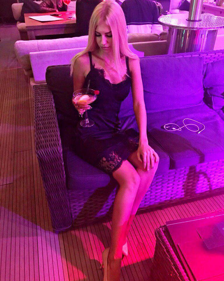 Craving to uncover the intense depths of your secret passions! 😏 Click on the link in the comments. Immerse yourself in the captivating journey of my complimentary Bridge-of-love! ✨