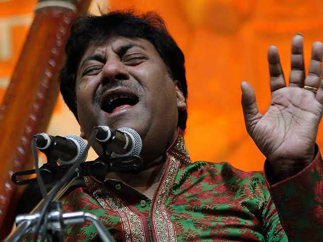 Raaggiri's tweet photo. उस्ताद राशिद खान का असमय जाना समूचे संगीत जगत के लिए दुखद और दुर्भाग्यपूर्ण है। 
शब्द कम पड़ गए हैं 
उनकी स्मृतियों को सादर नमन https://t.co/7TiorqVkI2