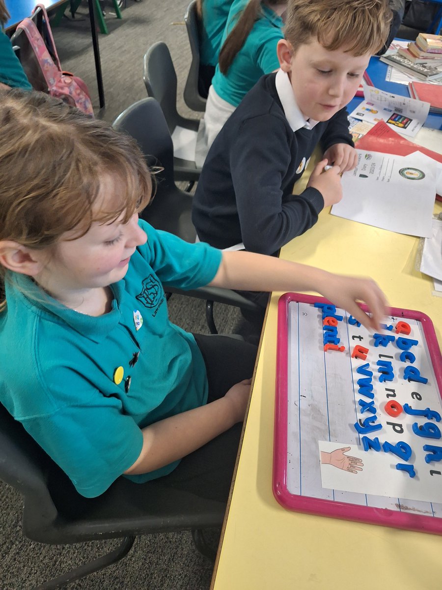 MrsAMcQuade's tweet photo. This afternoon we used magnetic boards to explore our new spelling lists. Two groups tried to work out their new spelling rules independently - great investigating! https://t.co/xMyebza4QX