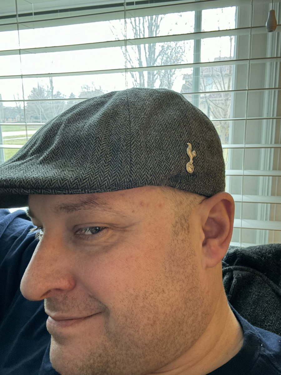 kstotter's tweet photo. @SpursOfficial My wonderful wife is sending me from Chicago to Manchester this weekend to see my beloved SPURS for my 40th bday! Can’t wait…. Big thanks to our new friends @USMNT Thanks Tom! https://t.co/LQvMV9XQPJ