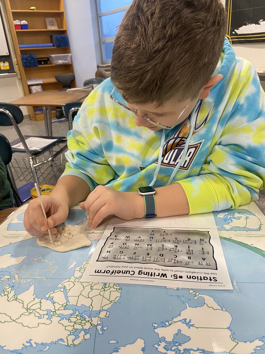 6socialstudies's tweet photo. Scribe school is in session! @RMS6th exploring the challenges ancient Mesopotamians faced when writing cuneiform. Thank you for the supplies, @RevereMSPTA https://t.co/lQEAgLq1pr