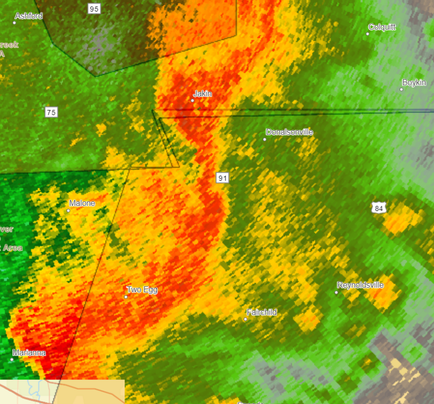 InfoWeatherWx's tweet photo. A radar-indicated #Tornado warning has been issued for #Donalsonville, #Colquitt and #IronCity in #Georgia until 10:15AM CST. If you're in the warning polygon, take shelter as soon as possible! #GAwx #severewx https://t.co/DO7oZrJjCV